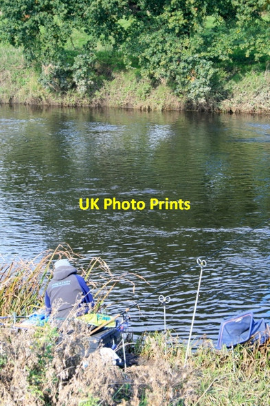 Photo 6"x4" Fishing The Derwent Elvaston c2008
