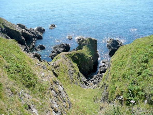 Photo 6"x4" Convoluted coastline Bickerton\/SX8138 c2009