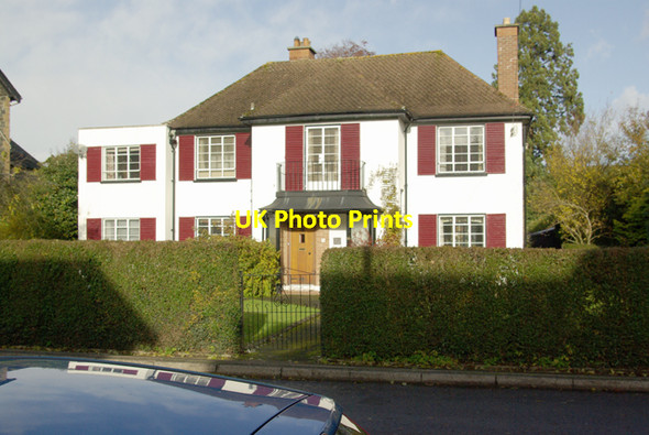 Photo 6"x4" Red Shutters Builth Wells\/Llanfair-Ym-Muallt c2008