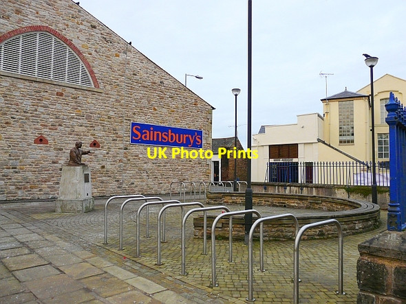 Photo 6"x4" Seating area outside Sainsbury's supermarket Cockermouth c2008