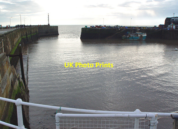 Photo 6"x4" Entrance to Bridlington Harbour Bridlington c2008