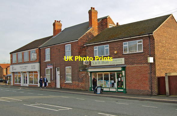 Photo 6"x4" Shops and House on Bridge Street, Brigg Brigg c2009