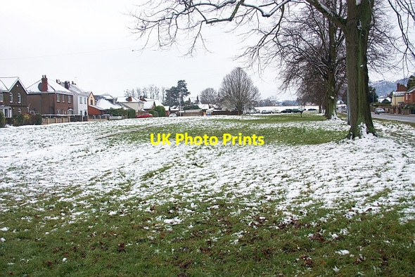 Photo 6"x4" Poolbrook Common in the snow Great Malvern c2009