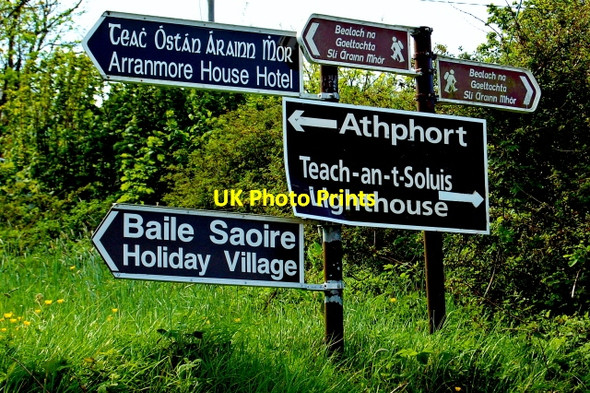 Photo 6"x4" Aranmore Island - road signs in Leabgarrow Leabgarrow c2008