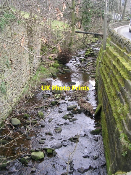 Photo 6"x4" Stream - Main Street Addingham c2009