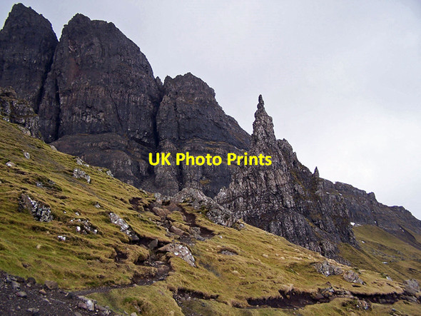 Photo 6"x4" Path to The Storr - Needle Rock Old Man of Storr c2009