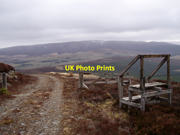 Photo 6"x4" Stile & gate on Ben Rinnes track Clash Wan c2009