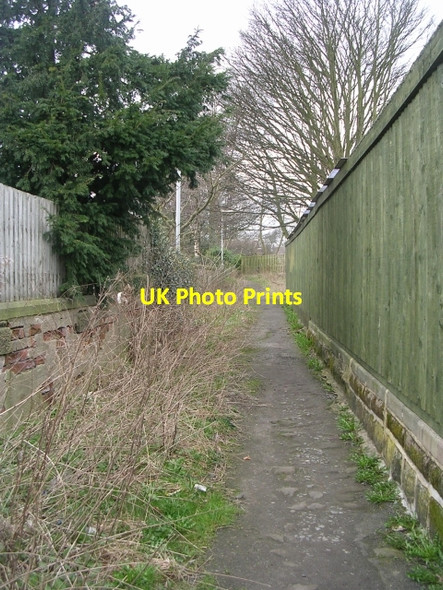Photo 6"x4" Footpath - Harrogate Road Yeadon c2009