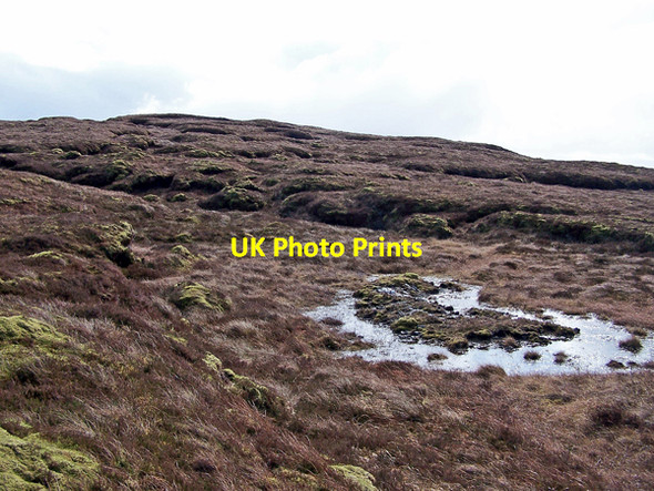 Photo 6"x4" Boggy moorland on Sr\u00c3\u00b2n nan Aighean Bay\/NG2653 c2009