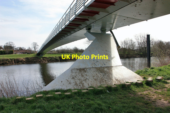 Photo 6"x4" Underneath the Millennium bridge York\/SE5951 c2009