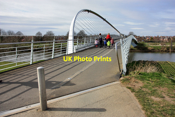 Photo 6"x4" The Millennium bridge over the river Ouse York\/SE5951 c2009