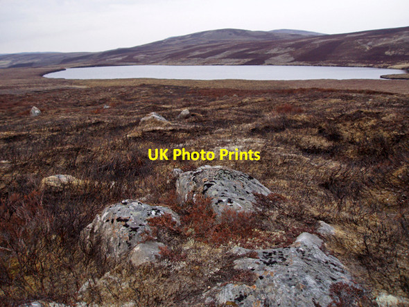 Photo 6"x4" Rocky moorland SW of Loch an t-Sidhean Achnahannet\/NH9727 c2009