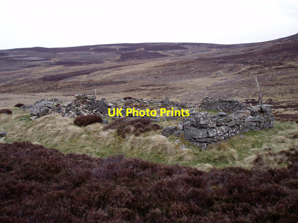 Photo 6"x4" Ruin at Cairnloch Achnahannet\/NH9727 c2009
