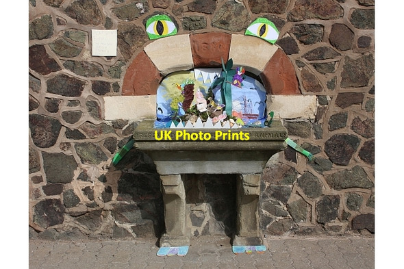 Photo 6"x4" MSPCA fountain, Malvern station - Well dressing 2009 Great Malvern c2009