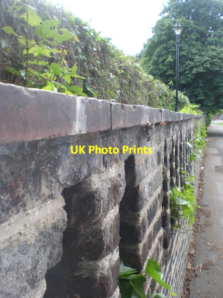 Photo 6"x4" Brick wall, Ruskin Park SE5 Brixton\/TQ3175 c2009
