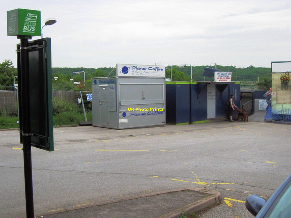 Photo 6"x4" Coffee Stand and Cab Office at Tring Station, Aldbury Aldbury c2009
