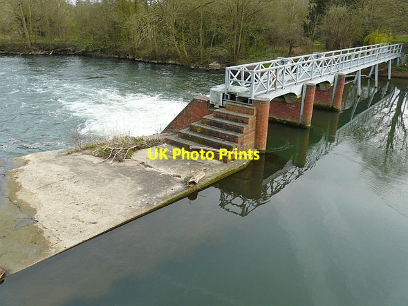 Photo 6"x4" Weir at Streatley Streatley\/SU5980 c2009