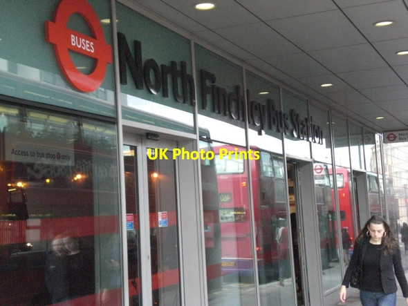 Photo 6"x4" North Finchley Bus Station frontage, Kingsway N12 Friern Barnet c2009