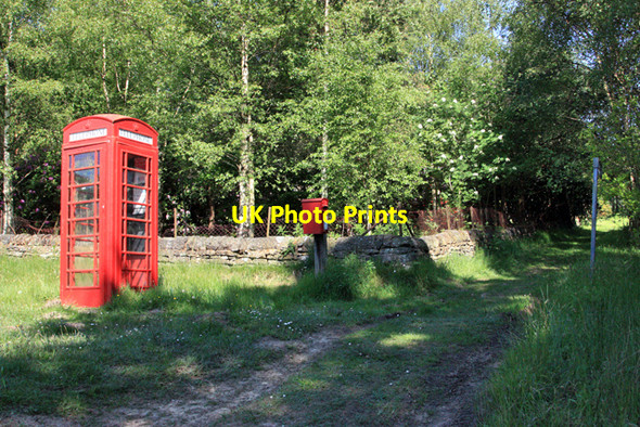 Photo 6"x4" Telephone booth and post box Carlton\/SE6086 c2009