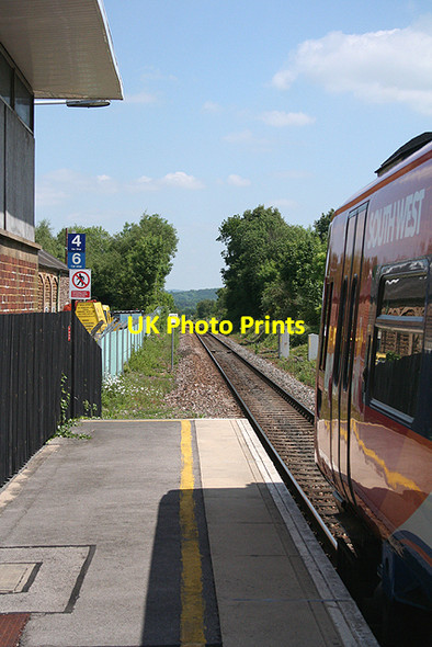Photo 6"x4" Crewkerne: train at Crewkerne Station Crewkerne c2009