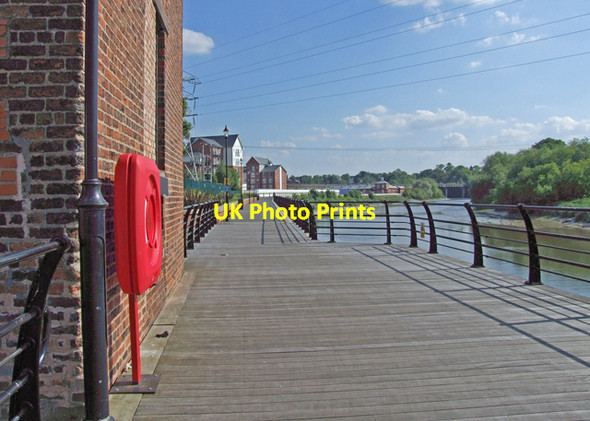 Photo 6"x4" Riverside promenade Chester c2009