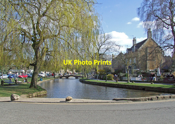 Photo 6"x4" River Windrush Bourton-on-the-Water c2009