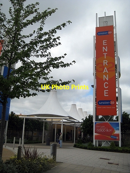 Photo 6"x4" Junction 32 outlet shopping village Castleford c2009