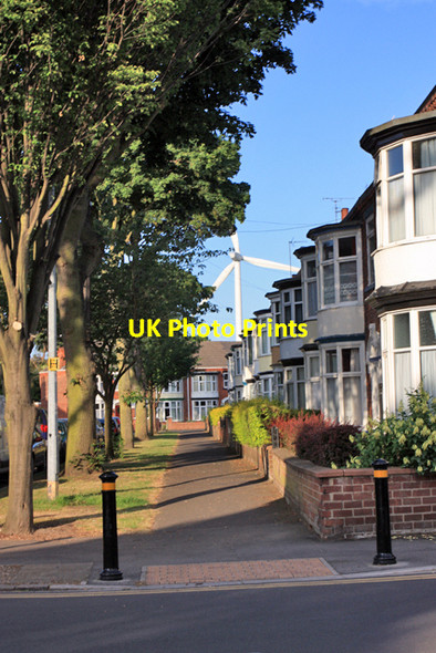 Photo 6"x4" We seem to have a local wind turbine Kingston upon Hull c2009