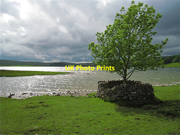 Photo 6"x4" Malham Tarn Water Houses\/SD8867 c2009