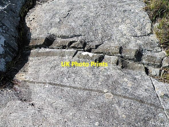 Photo 6"x4" Dyke in the Gneiss Loch Sgioport c2009