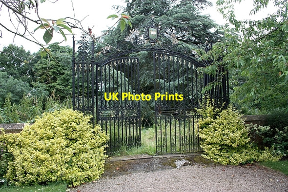 Photo 6"x4" Southern Gates, Beauchamp Community, Newlands Great Malvern c2009