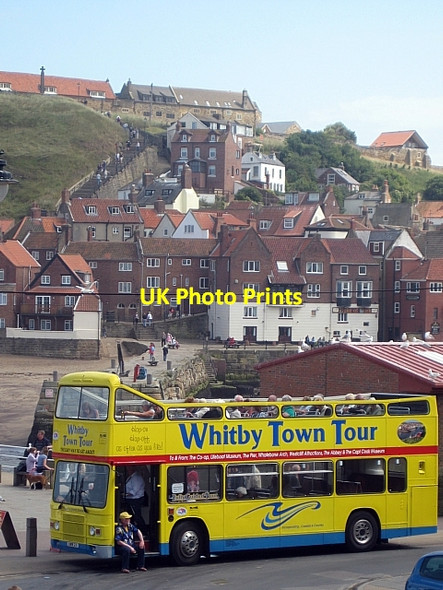 Photo 6"x4" The Whitby Town Tour bus Whitby\/NZ8910 c2009
