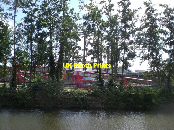 Photo 6"x4" Buses by the Regent's Canal NW1 London c2009