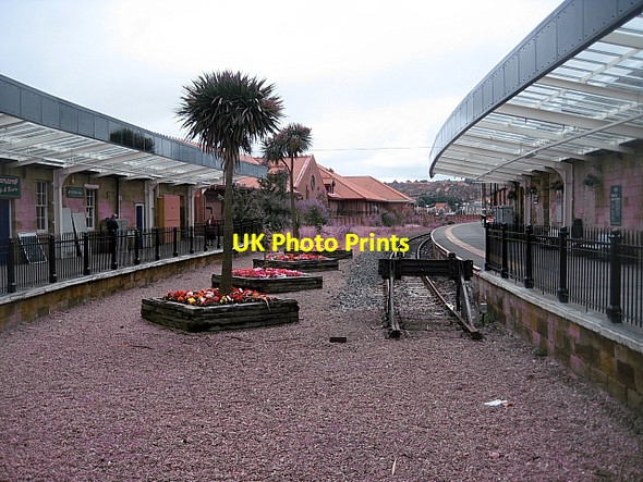 Photo 6"x4" Whitby Station Whitby\/NZ8910 c2009