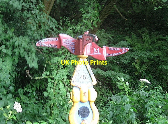 Photo 6"x4" Millennium milepost on NCN45 (closeup) Stroud\/SO8405 c2009