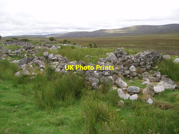 Photo 6"x4" Ruins of Rychraggan Carn Biorach c2009