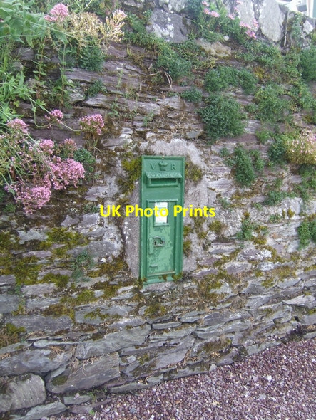 Photo 6"x4" Victorian postbox at East Ferry Saleen c2009