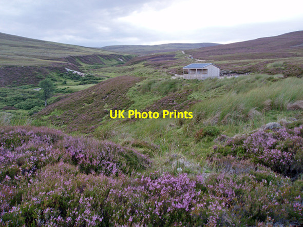 Photo 6"x4" Lunch hut near Allt an Tudair Carn na Guaille\/NH7817 c2009