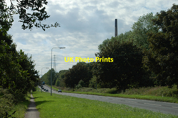 Photo 6"x4" NCR 5 and an unofficial race-track Thornton-le-Moors c2009