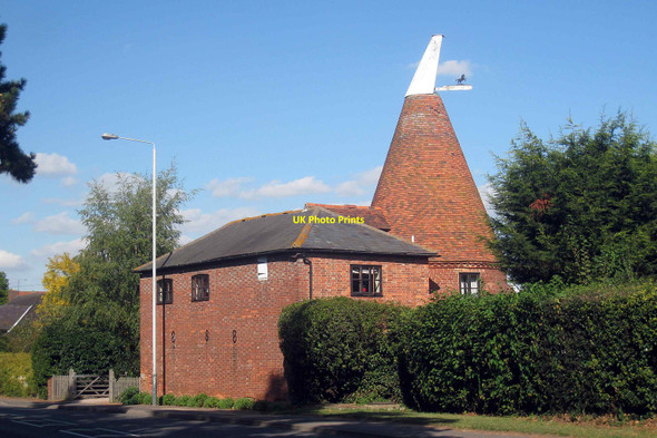 Photo 6"x4" Putlands Oast, Maidstone Road, Paddock Wood, Kent Paddock Wood\/TQ6744 c2009