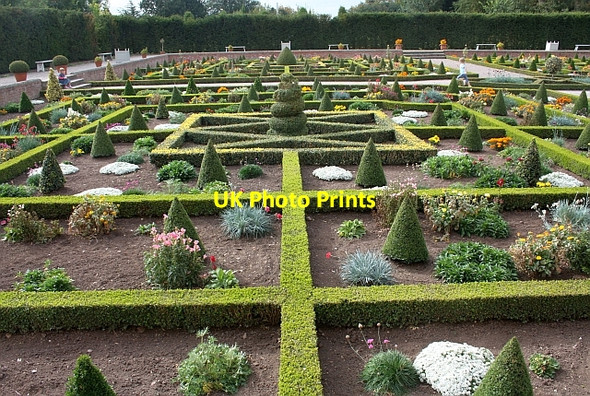 Photo 6"x4" Hanbury Hall, sunken garden Gallows Green\/SO9362 c2009