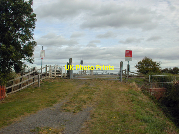 Photo 6"x4" Level Crossing at the end of Peploe Lane New Holland\/TA0823 c2009