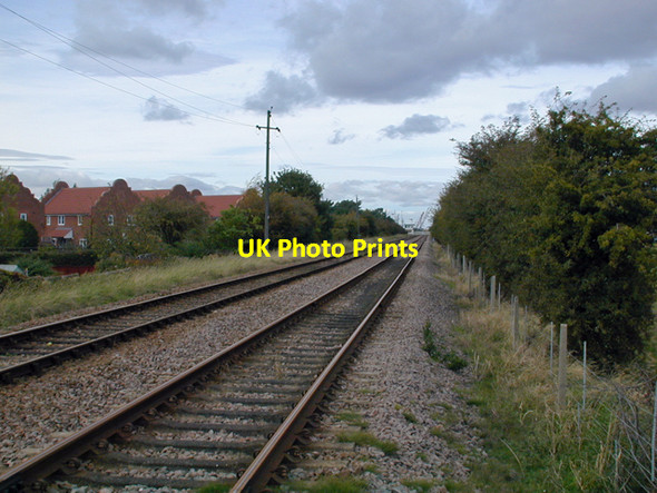 Photo 6"x4" The Railway towards New Holland New Holland\/TA0823 c2009