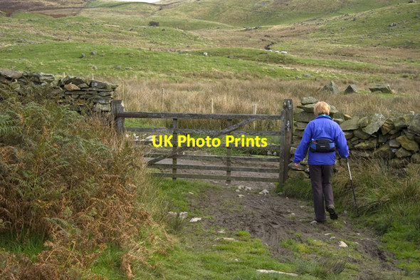 Photo 6"x4" Gate on footpath from Kentmere to Longsleddale Grassgarth\/SD4499 c2009