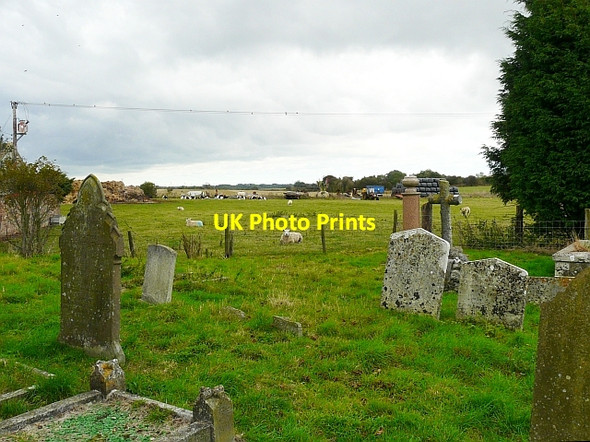 Photo 6"x4" View from a country churchyard Satmar c2009