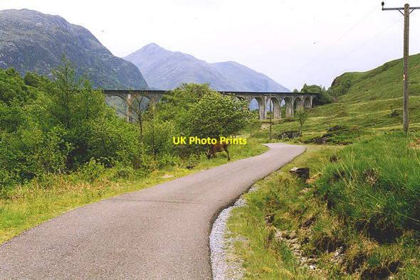 Photo 6"x4" The Glen Finnan road Glenfinnan c1998