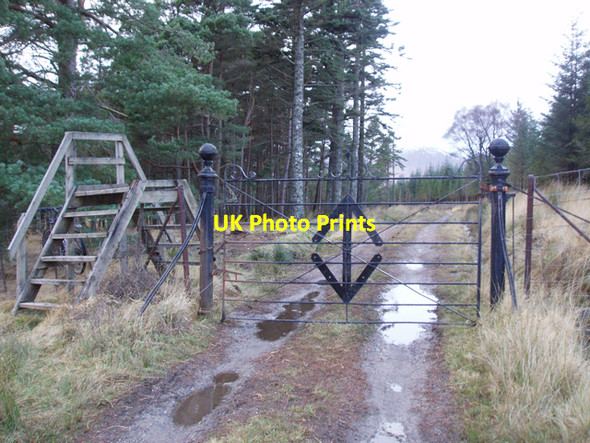 Photo 6"x4" Gate and stile, Ardverikie Ardverikie c2009
