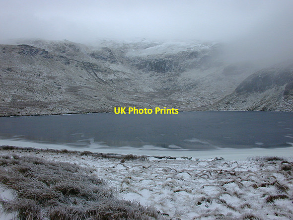 Photo 6"x4" A frozen Llyn Llygad Rheidol Llyn Llygad Rheidol c2001