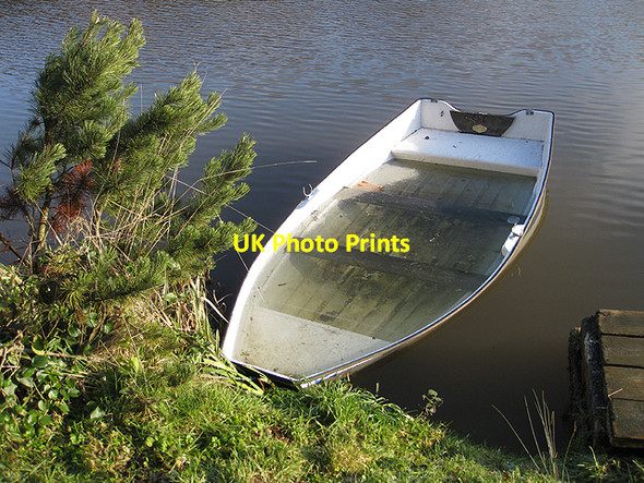 Photo 6"x4" Boat filled with ice, Hartleton Water Bromsash c2010