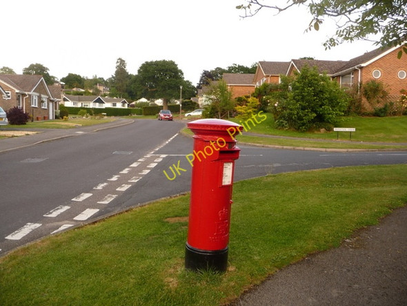 Photo 6"x4" Wimborne Minster: postbox № BH21 4, Lacy Drive Wimborne Minster c2009